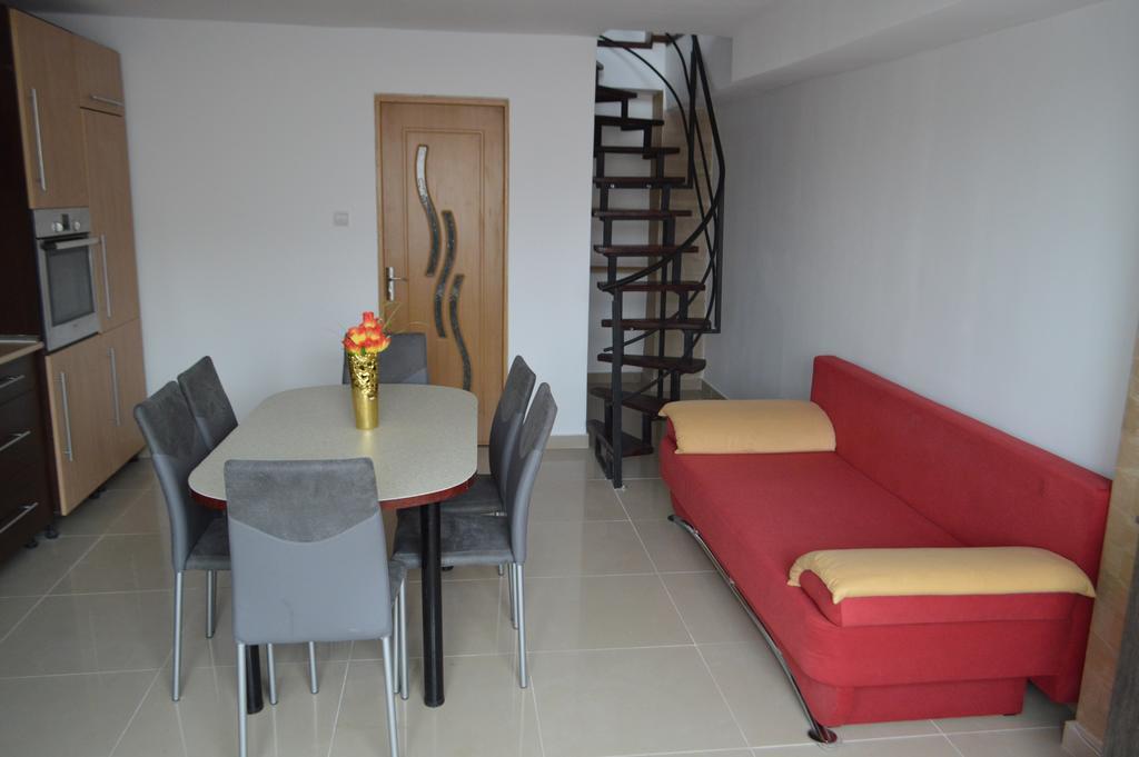 Csikos Apartment Cluj-Napoca Extérieur photo